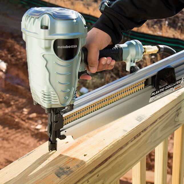 how does a cordless nailer work