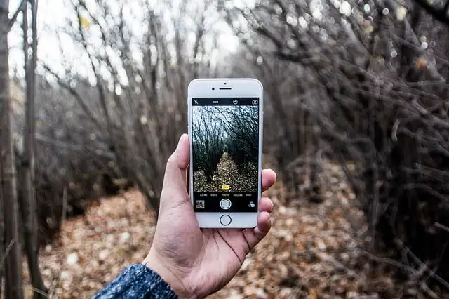 ways to charge your smartphone while camping 2