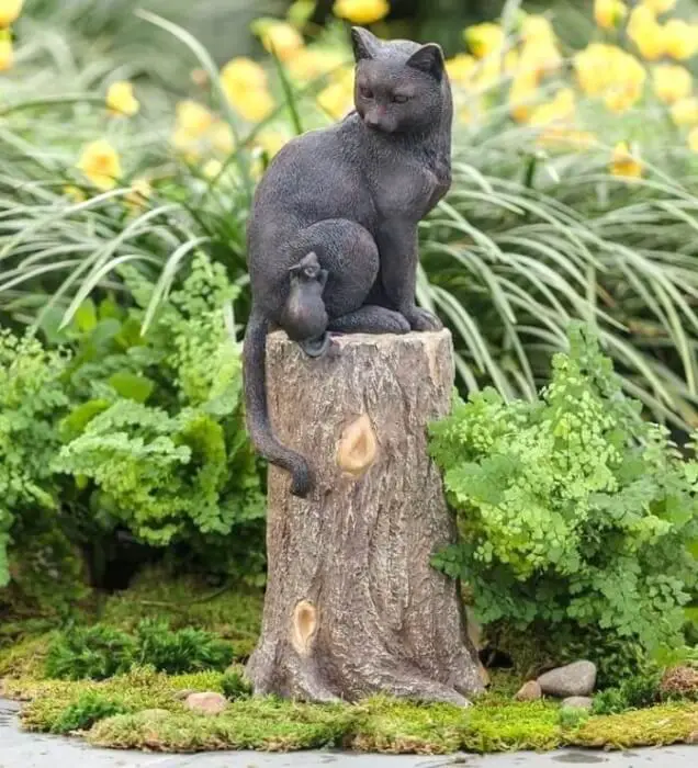 cat and mouse chainsaw carving