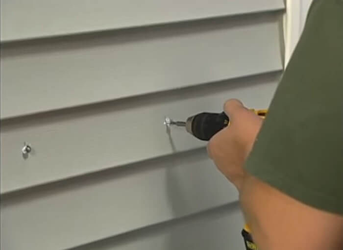how do you put a screw on a hardie board