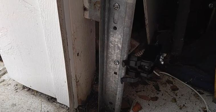 garage door safety sensor troubleshooting
